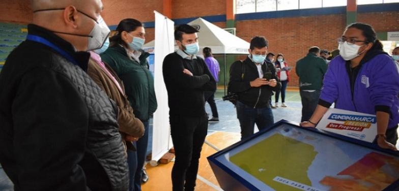 Llegó a Guasca Unidad Móvil de Ciencia, Tecnología e Innovación