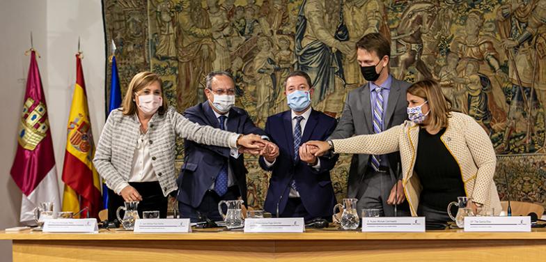 SMART Technologies y el Gobierno de Castilla-La Mancha crearán un Centro de Tecnología aplicada a la Educación18. SMART Technologies y el Gobierno de Castilla-La Mancha crearán un Centro de Tecnología aplicada a la Educación