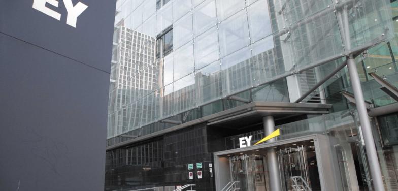 EY se alía con Kyndryl para ayudar a las empresas a acelerar su transformación digital
