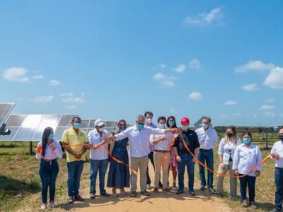 Presidente Duque entrega planta solar en Sucre que evita la emisión de 18 mil toneladas de CO2 al año